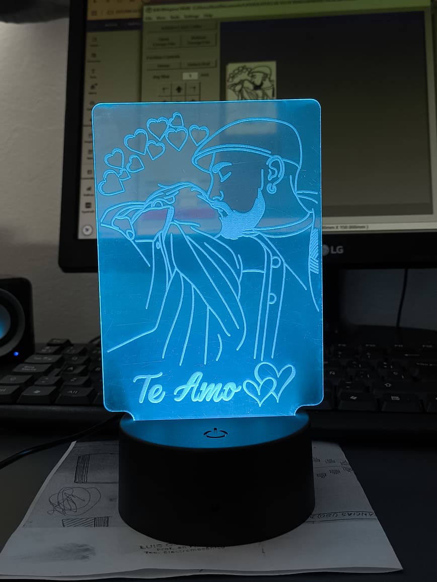 Lampara Led RGB con Grabado en Acrilico: imagen 2