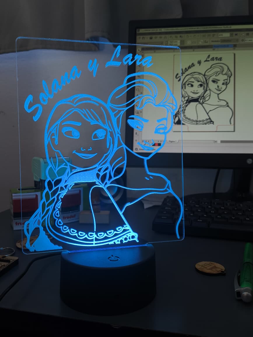 Lampara Led RGB con Grabado en Acrilico: imagen 4