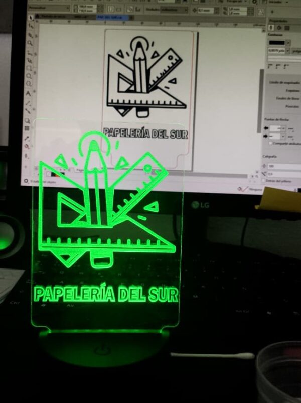 Lampara Led RGB con Grabado en Acrilico