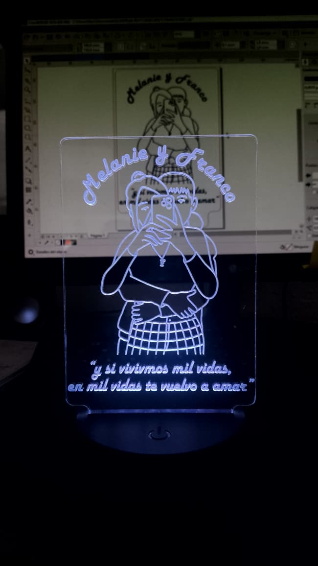 Lampara Led RGB con Grabado en Acrilico: imagen 6